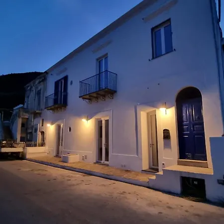 Brezza Di Terra Casa de hóspedes 3*
